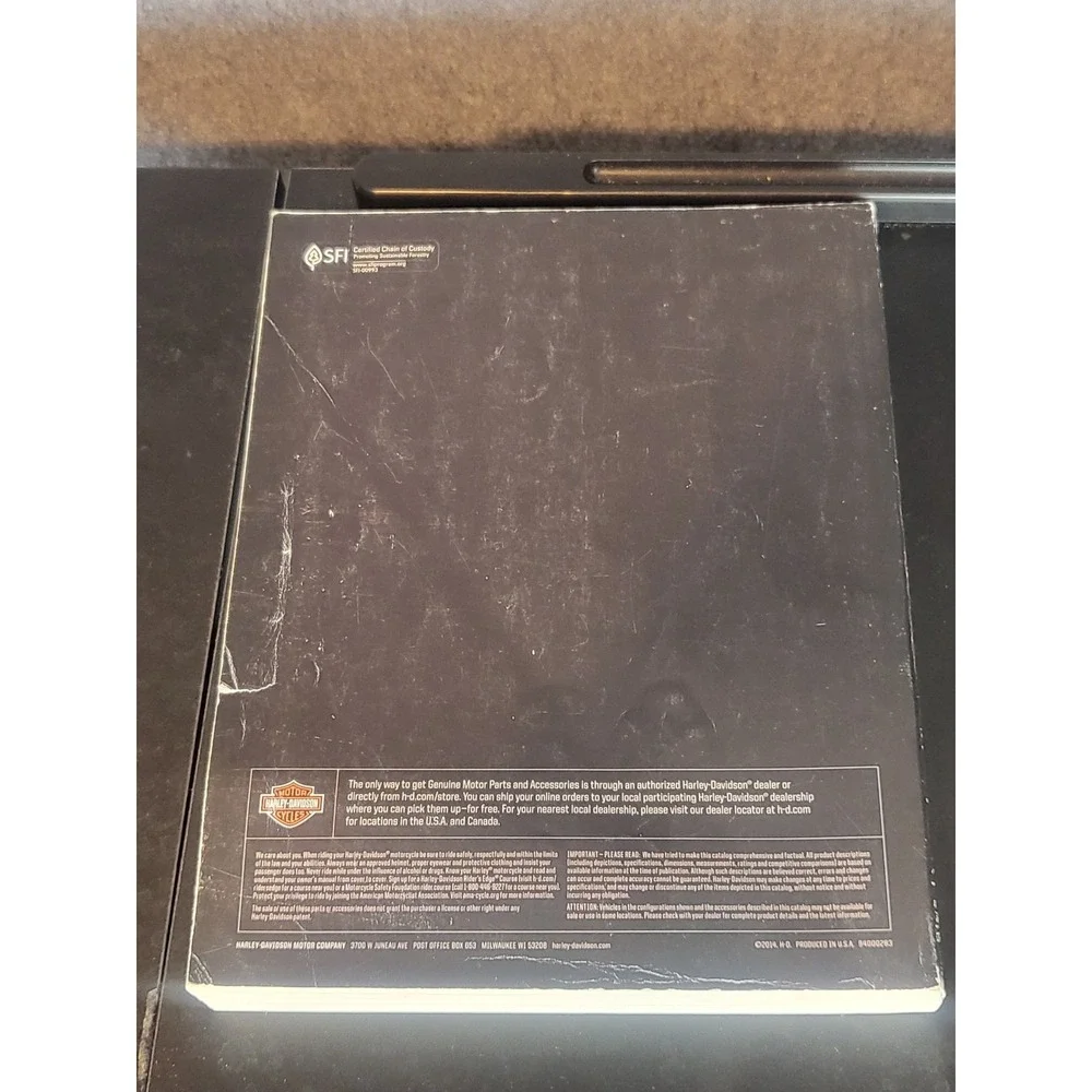 2015 Harley Davidson Genuine Motor Parts Accessories Catalog‎ Book Biker Manual